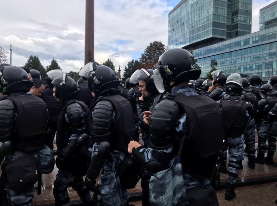 Росія повстане? Москву сколихнули акції протесту, є затримані. Фото і відео