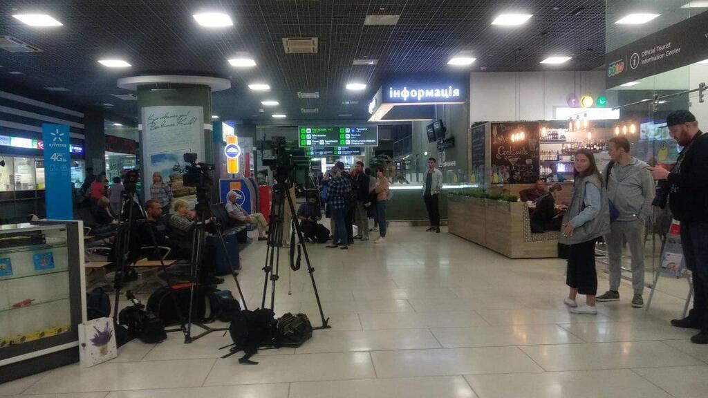 Моряки, Сенцов и другие пленные возвращаются в Украину: все подробности
