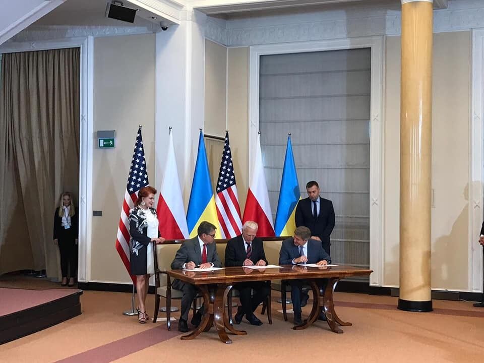 Украина. Польша и США подписали меморандум по энергетике