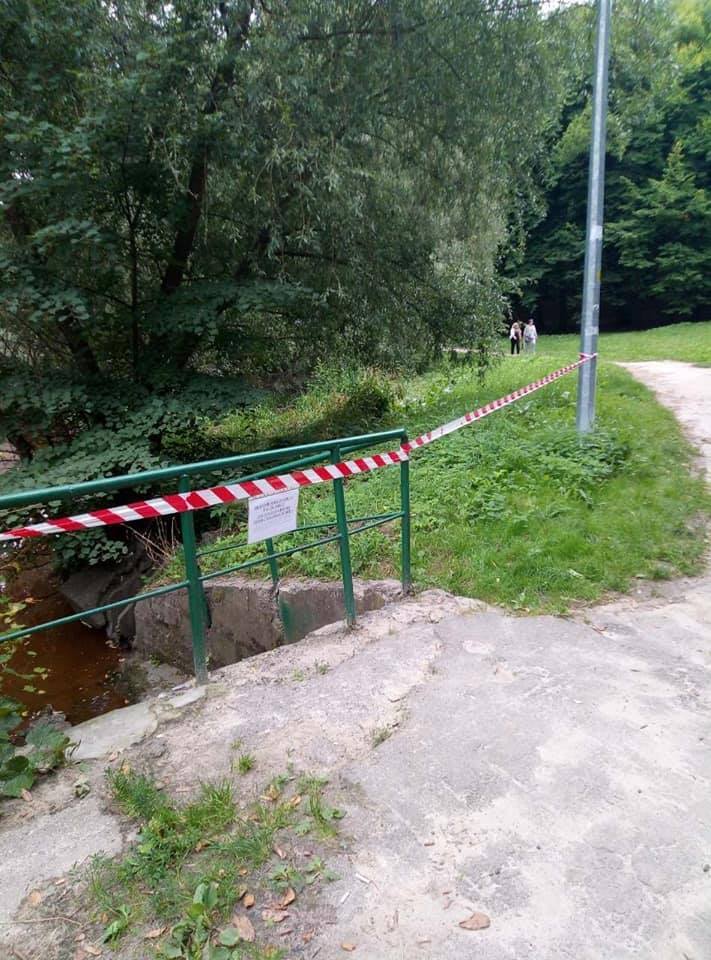 Вода окрасилась в ржавый