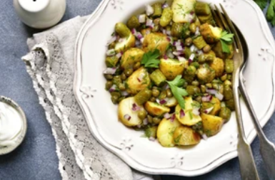 Рецепт дуже смачного салату з солоними огірками