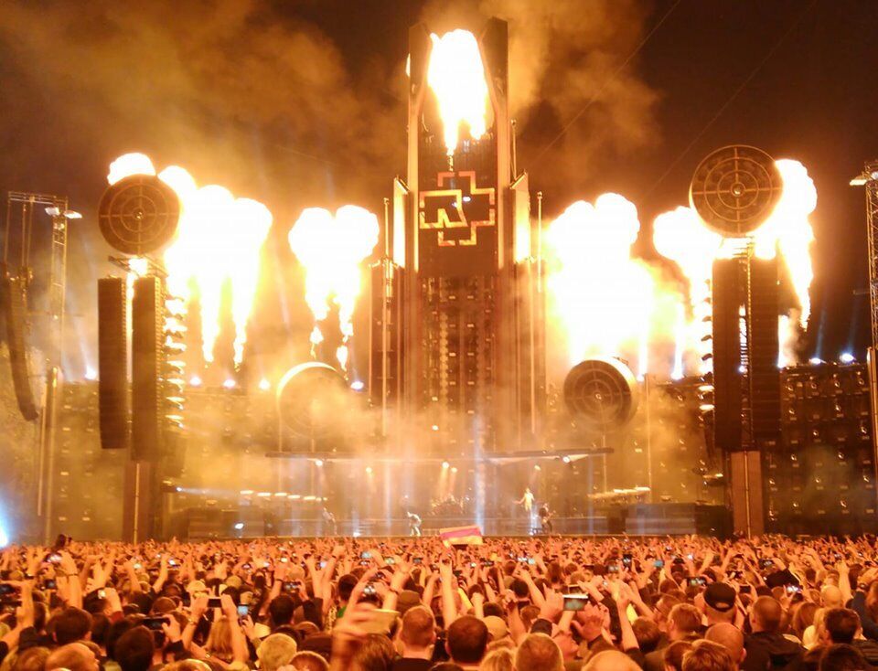 На концерте Rammstein в Риге произошел пожар