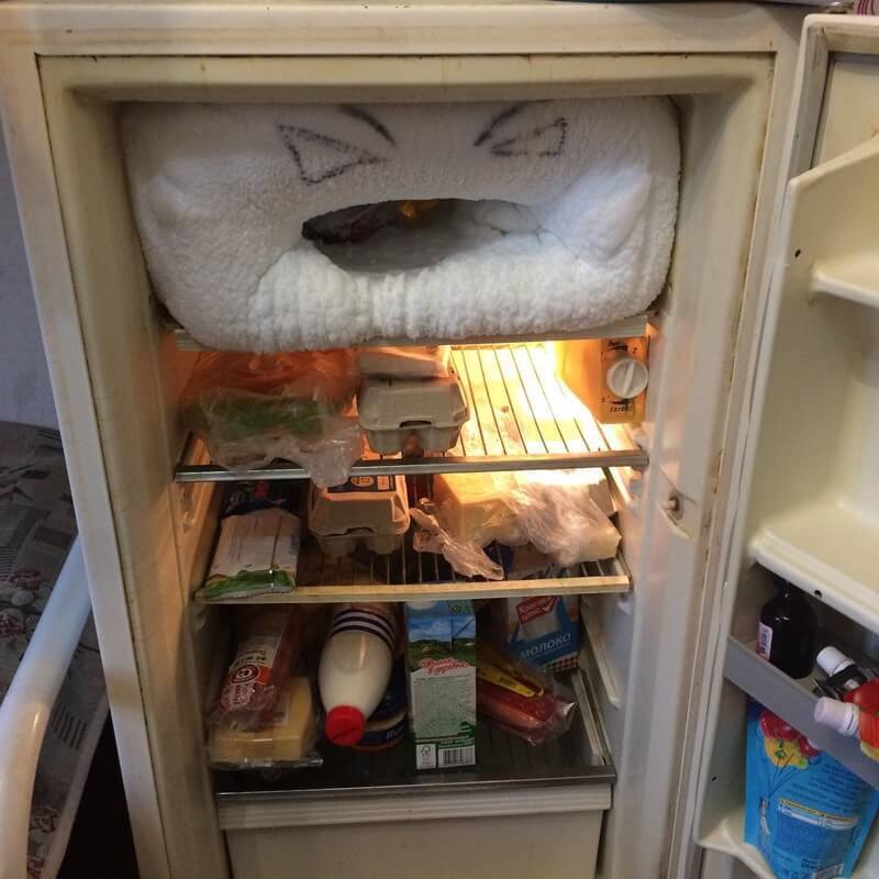 Холодильник в гуртожитку