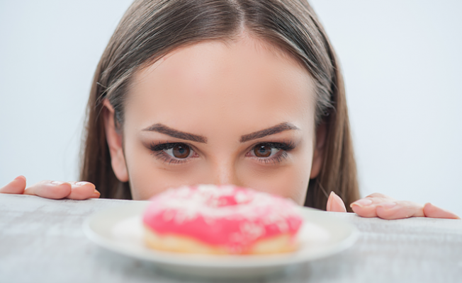 Як перестати їсти солодке: поради дієтолога