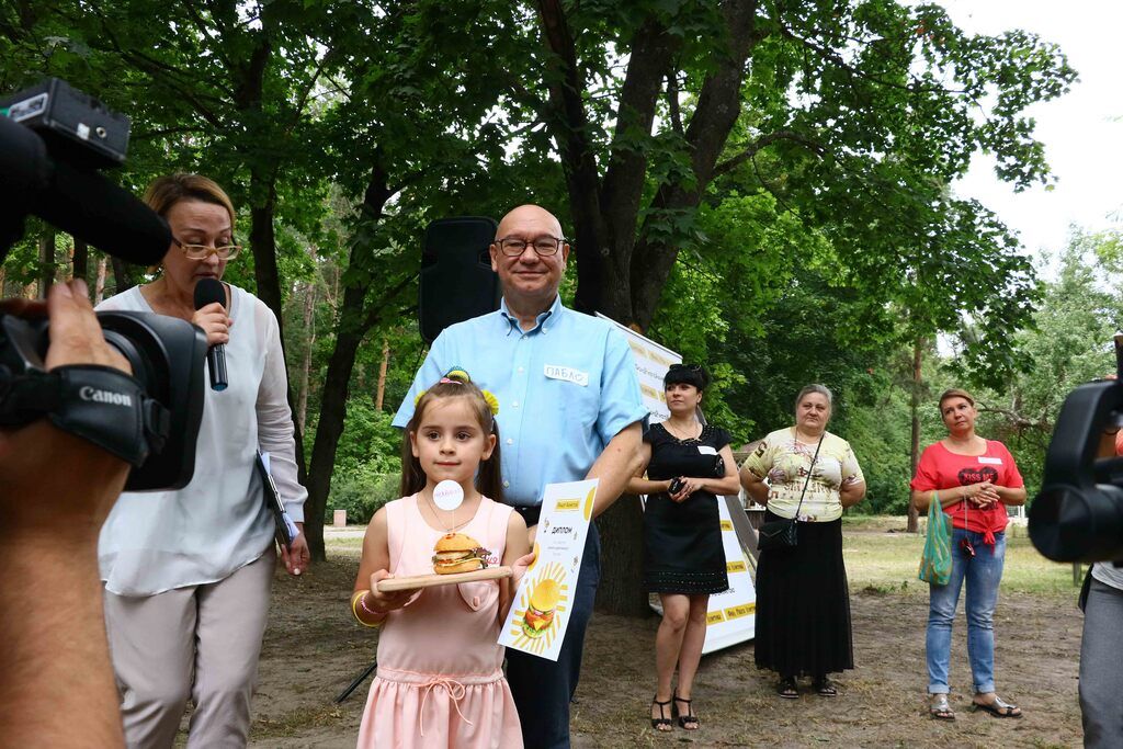 Сила общения: дети Донбасса рассказали свои истории иностранным послам