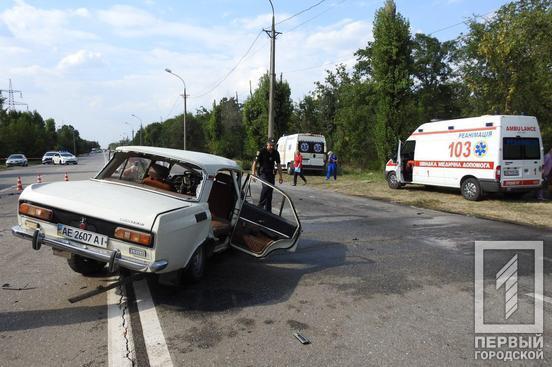 На виїзді з Кривого Рогу зіткнулися "Москвич" і "Ford"