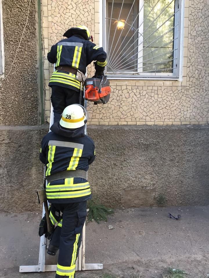 У Нікополі жінка померла на очах у матері