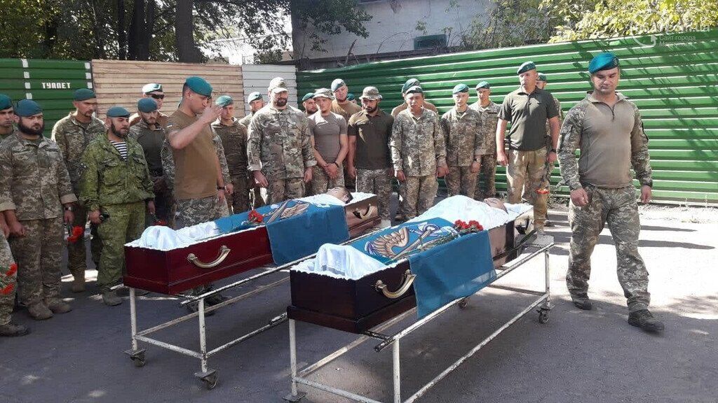 Прощання із загиблими морськими піхотинцями у Маріуполі