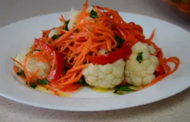 Рецепт изумительно вкусного салата из цветной капусты