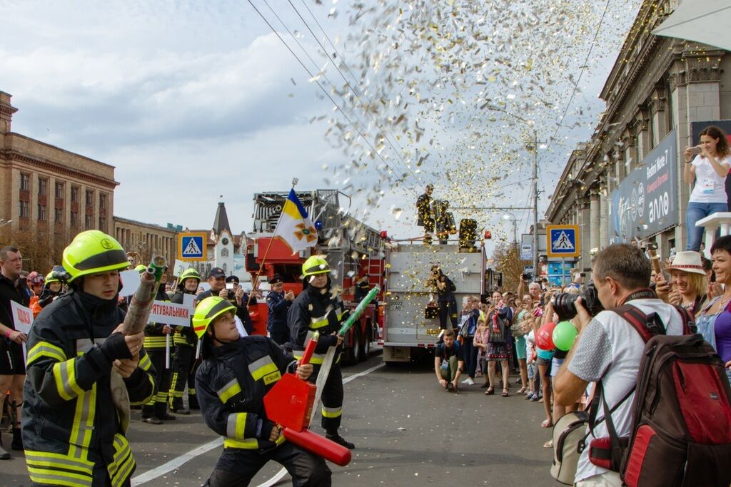 Як Дніпро відзначає День міста: яскраві фото свята