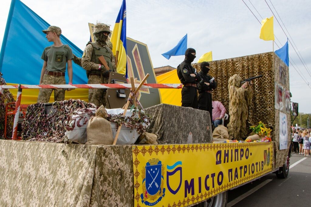 Як Дніпро відзначає День міста: яскраві фото свята