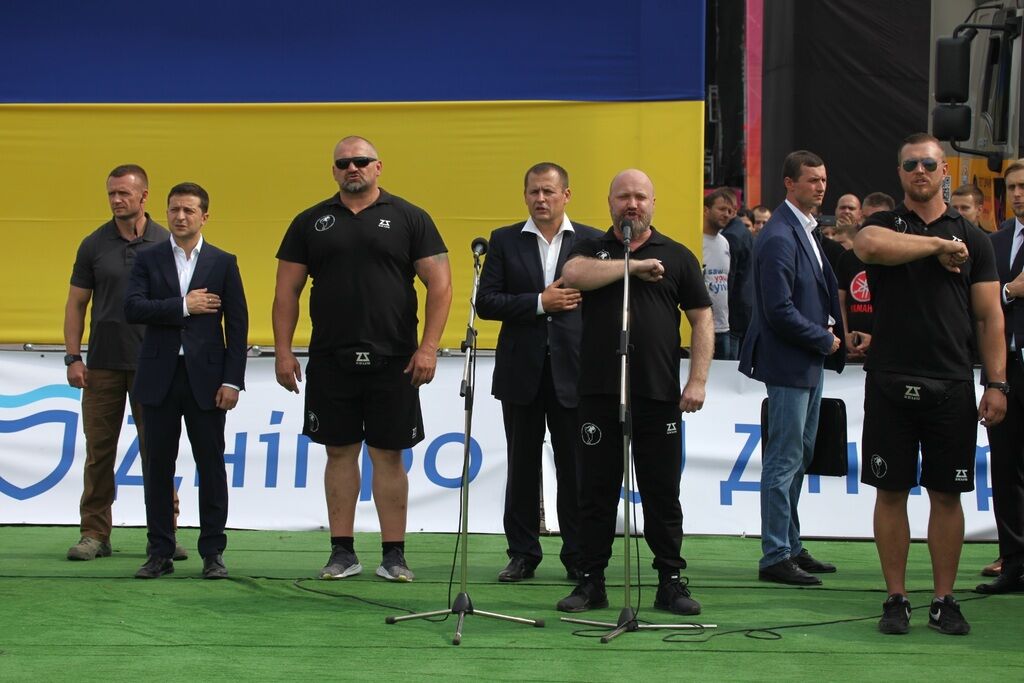 Владимир Зеленский открыл Всеукраинский турнир по стронгмену в Днепре
