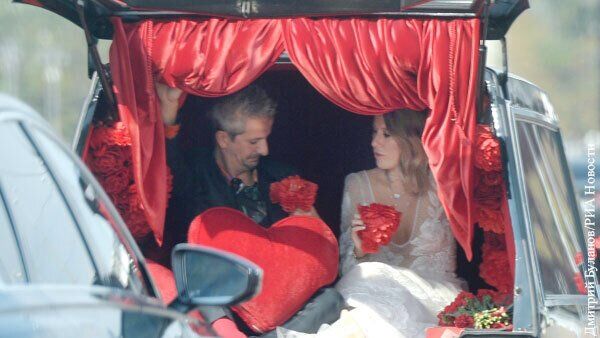 Весільний катафалк Собчак і Богомолова