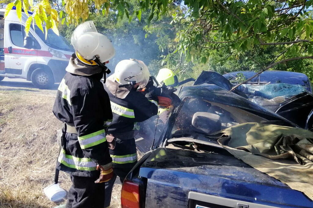 В Іларіоновому пасажирку вирізали з авто