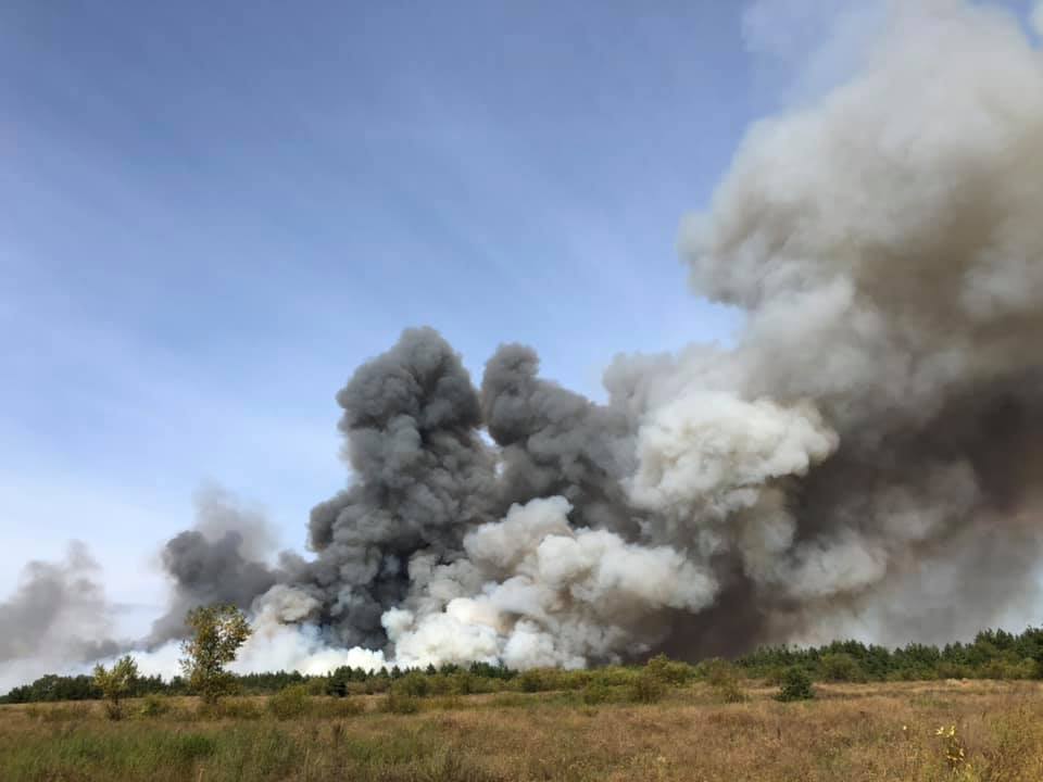 Дніпропетровщина у вогні: в мережі з'явилися моторошні фото масштабної лісової пожежі