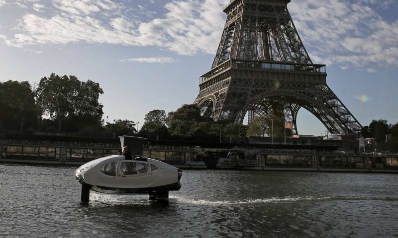У Парижі провели випробування "літаючого" електро таксі