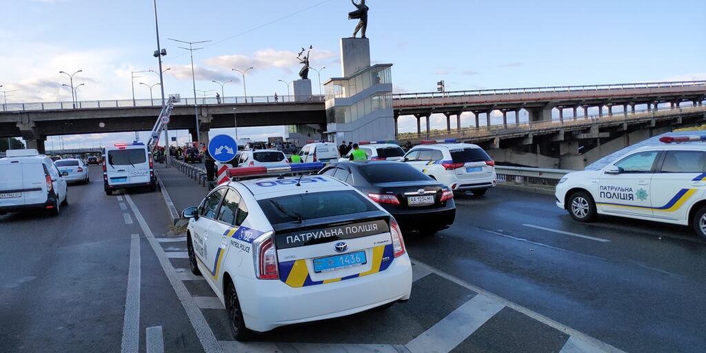 В Киеве чуть не взорвали мост Метро