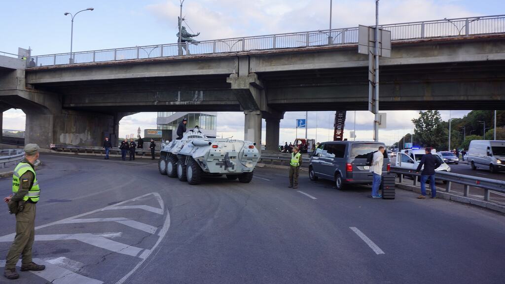 Стрельба на мосту Метро в Киеве