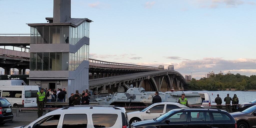 Стрельба на мосту Метро в Киеве