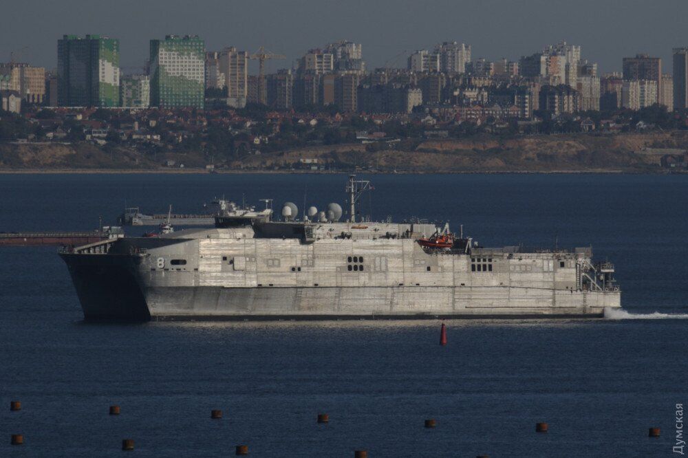 Американський корабель USNS Yuma