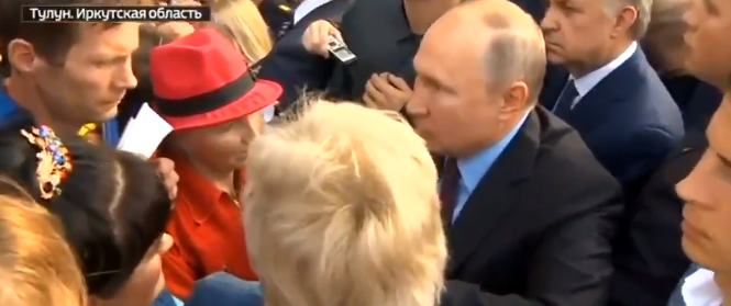 Путін поспілкувався із жителями Тулуна