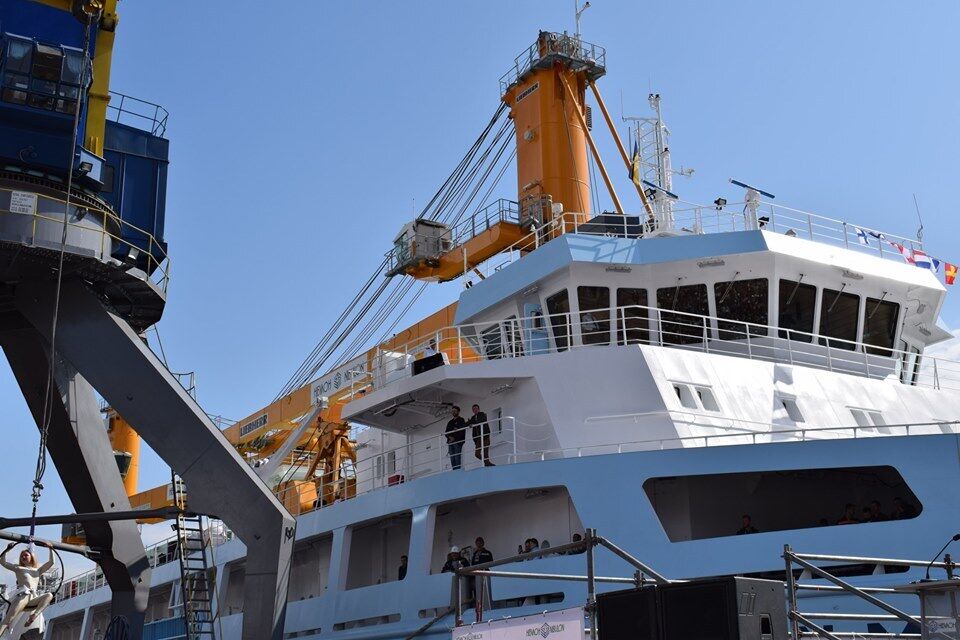 "Возрождаете судостроение": Стадник поздравил "Нибулон" с 140-метровым судном