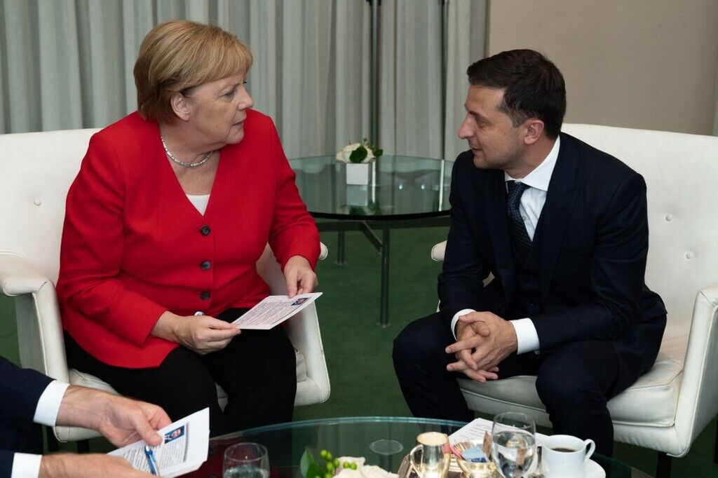 Зеленскйи встретился с Меркель