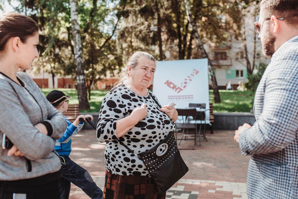 Канал "Украина" провел юридические экспресс-консультации для жителей Чернигова
