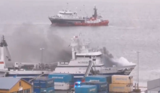В Норвегии загорелся российский корабль "Бухта Наездник"