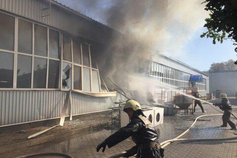 Пожар на заводе в Сумах