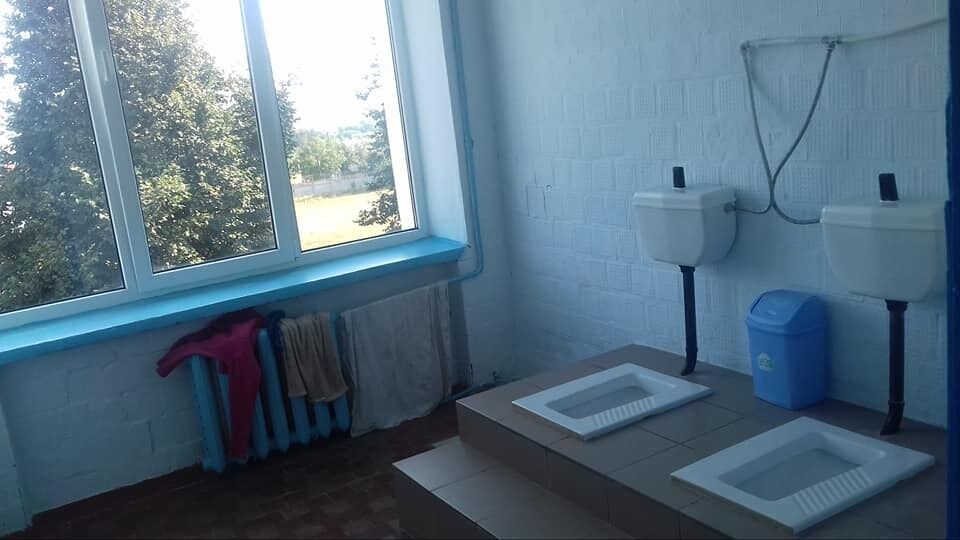 Туалет Бучацької школи №2