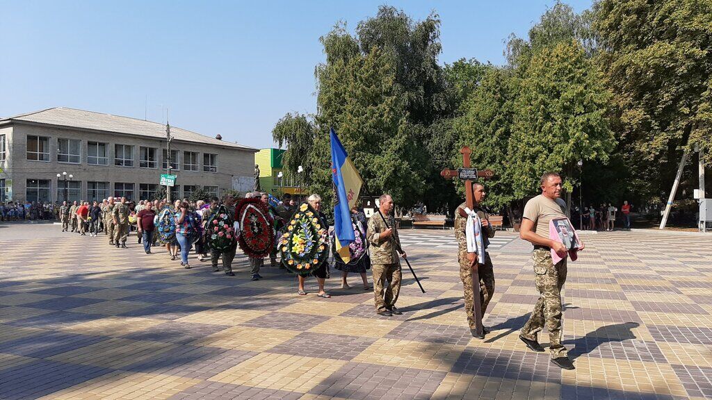 На Черкащині попрощалися із загиблим Героєм