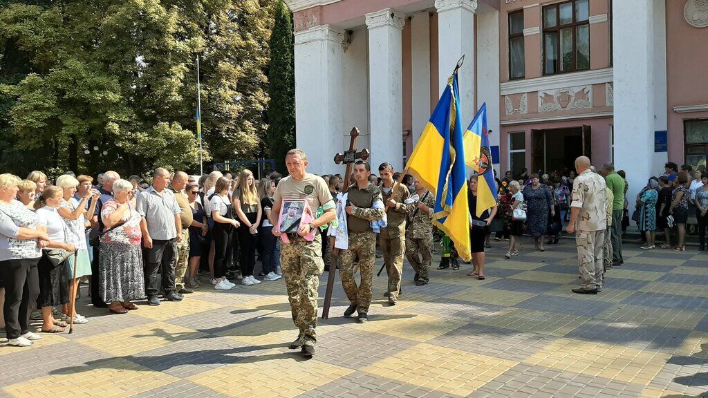 На Черкащині попрощалися із загиблим Героєм