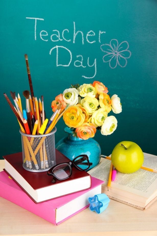 День учителя: лучшие поздравления и открытки