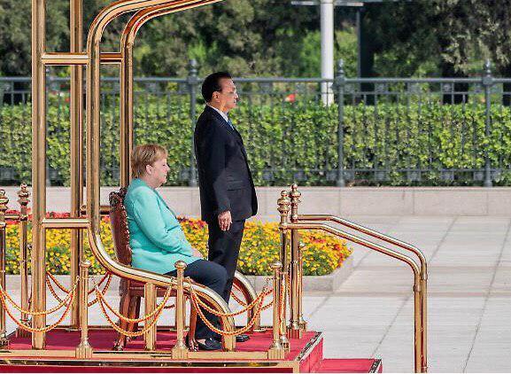 Меркель хвора? З'явилося фото канцлера з Китаю