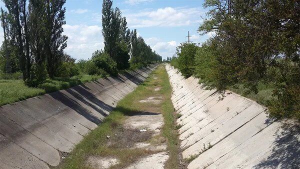 Новости Крымнаша. Украина громко и радостно встретила заложников. Россия тихо и скромно — преступников