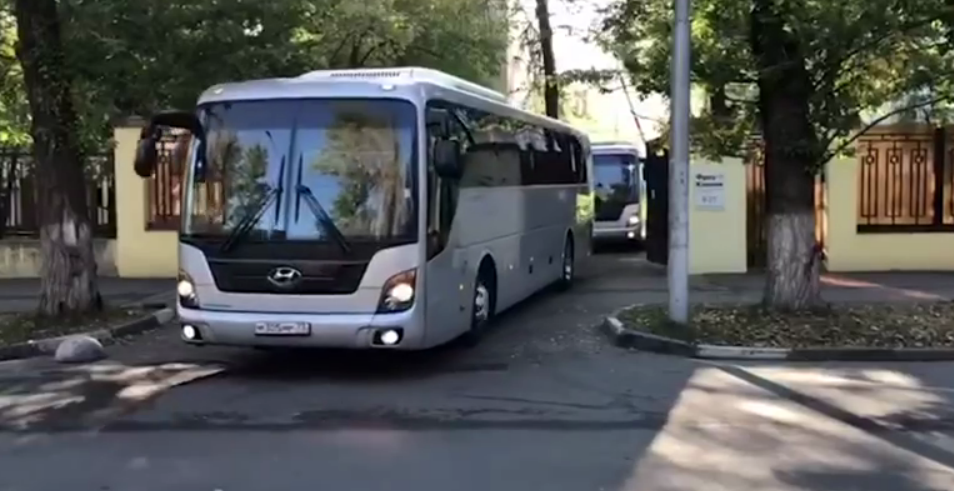 Обмен пленными: из СИЗО в Москве выехали автобусы