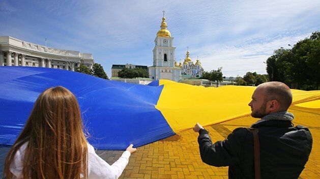 Колонія ми або суверенна держава: чим поступитеся?