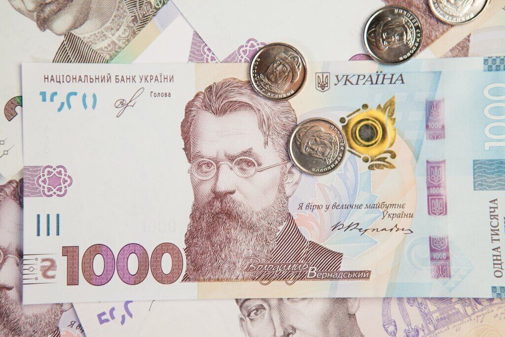 Какие деньги перестанут принимать в Украине: остались недели