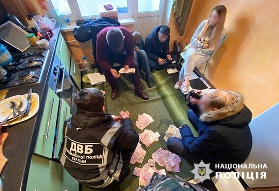 Під Дніпром нацгвардійців упіймали на збуті наркотиків