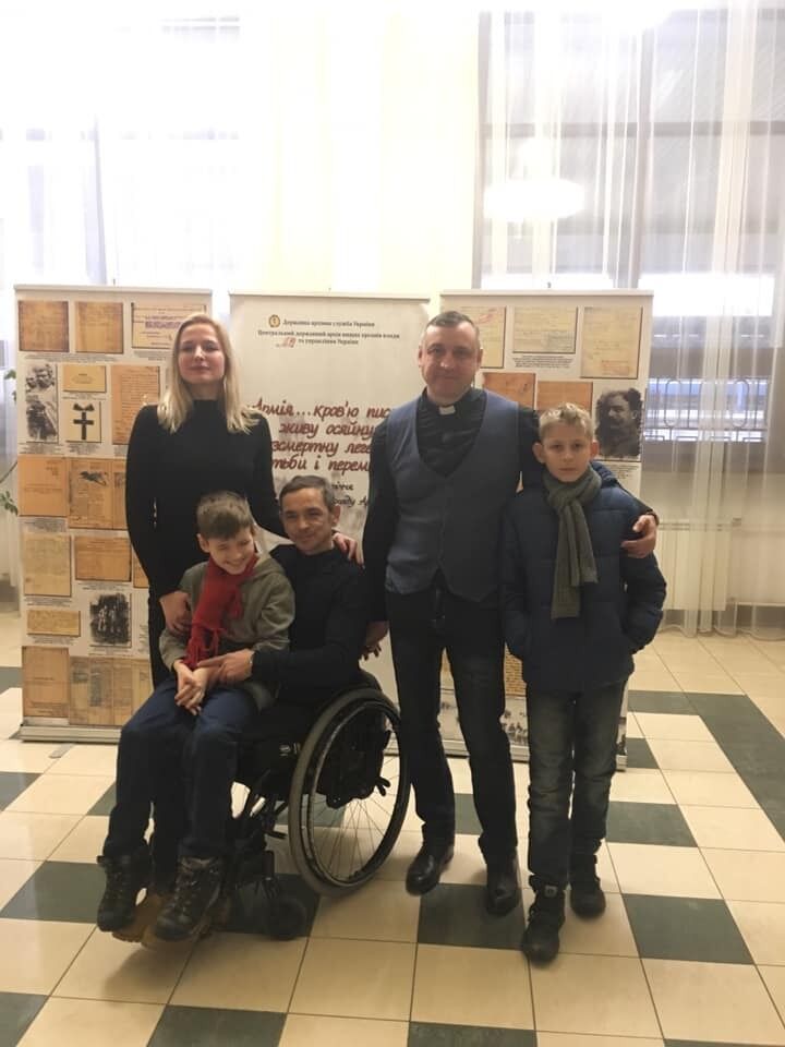 Ветеран АТО со своей возлюбленной обвенчались прямиком в здании Центрального железнодорожного вокзала Киева