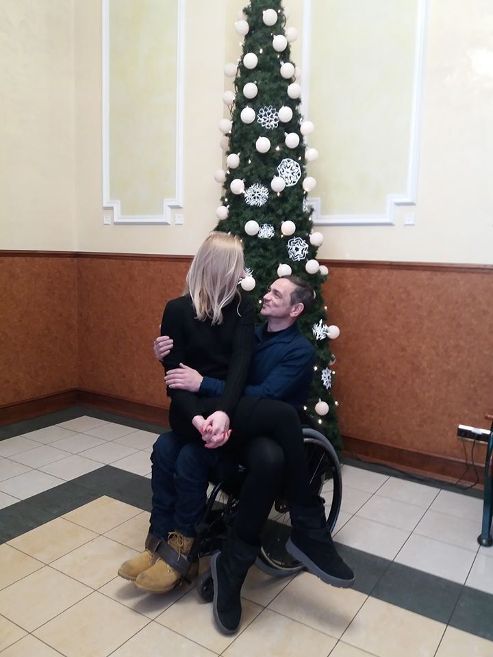 Ветеран АТО зі своєю коханою повінчалися прямо в будівлі Центрального залізничного вокзалу Києва