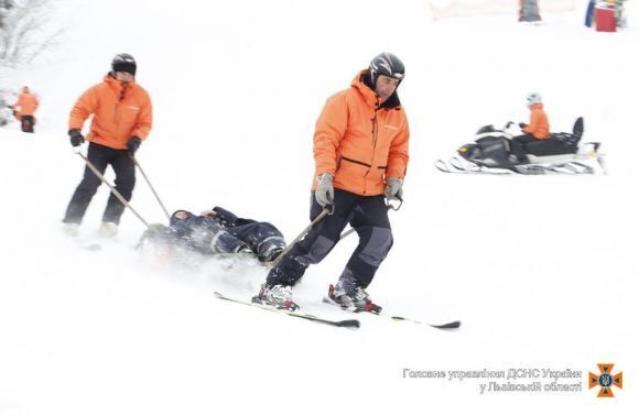 В Карпатах случилось ЧП с туристами-лыжниками