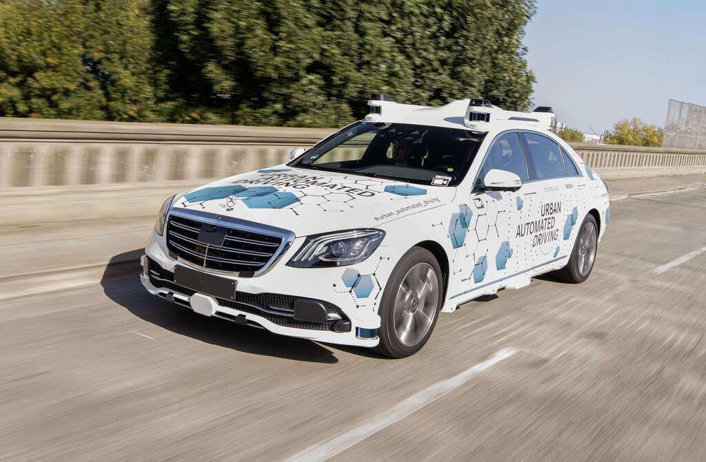 Bosch і Mercedes-Benz тестують безпілотники для каршерінга