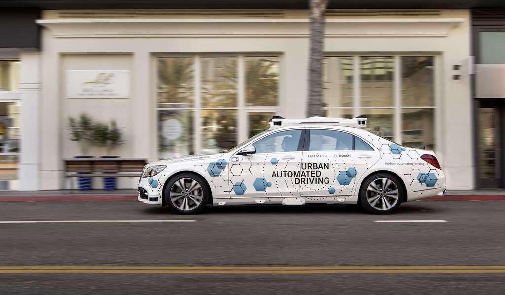 Bosch и Mercedes-Benz тестируют беспилотники для каршеринга