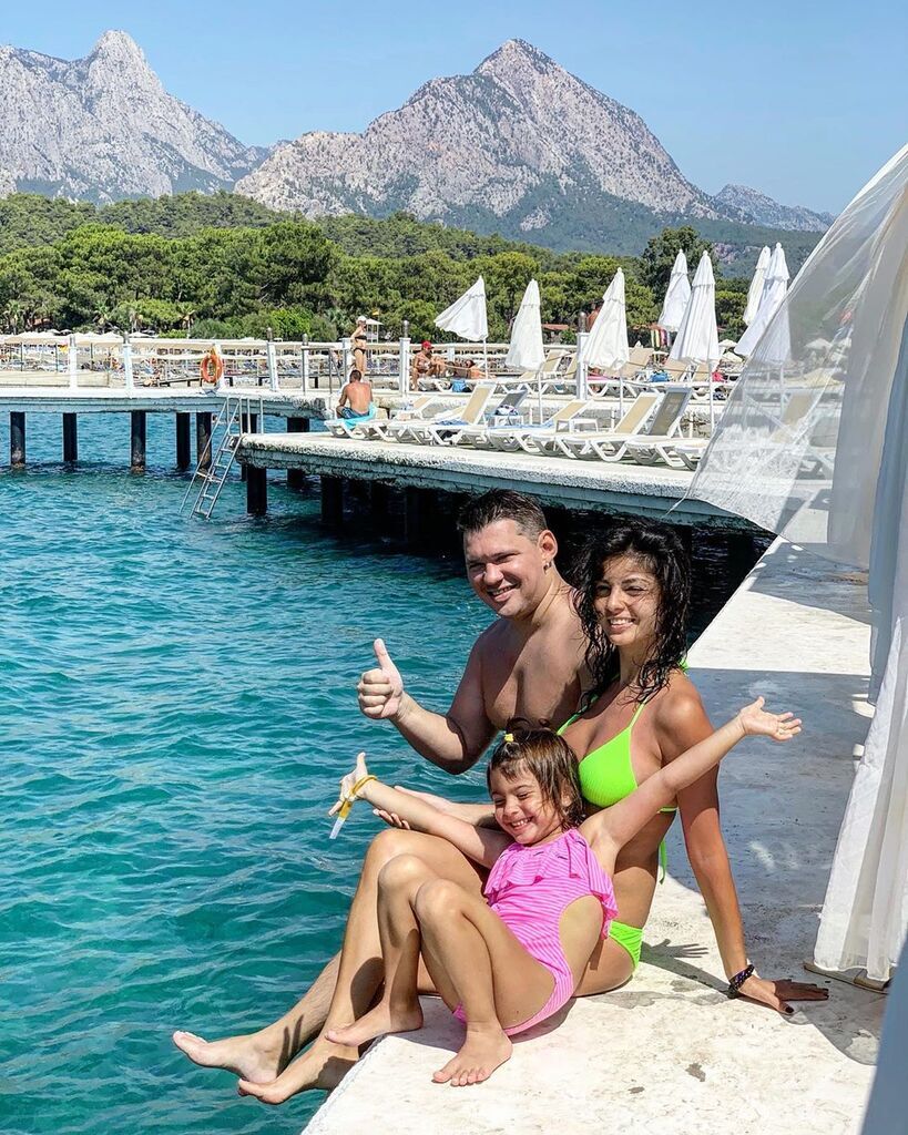 Олексій Кабанов з дружиною і донькою