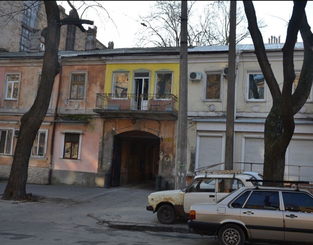 Сгоревший в Одессе колледж может рухнуть