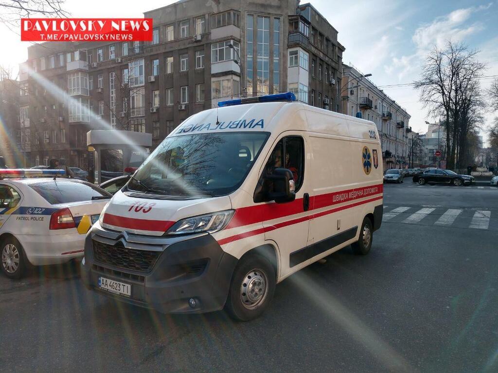 Также в центре Киева начали перекрывать дороги из-за протестов