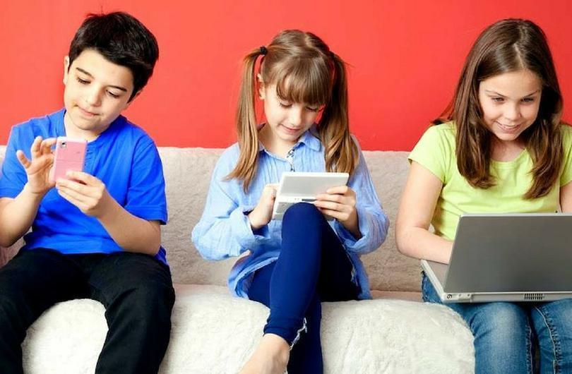 ''Цифрова залежність'': психологиня пояснила, чим ґаджети небезпечні для дітей