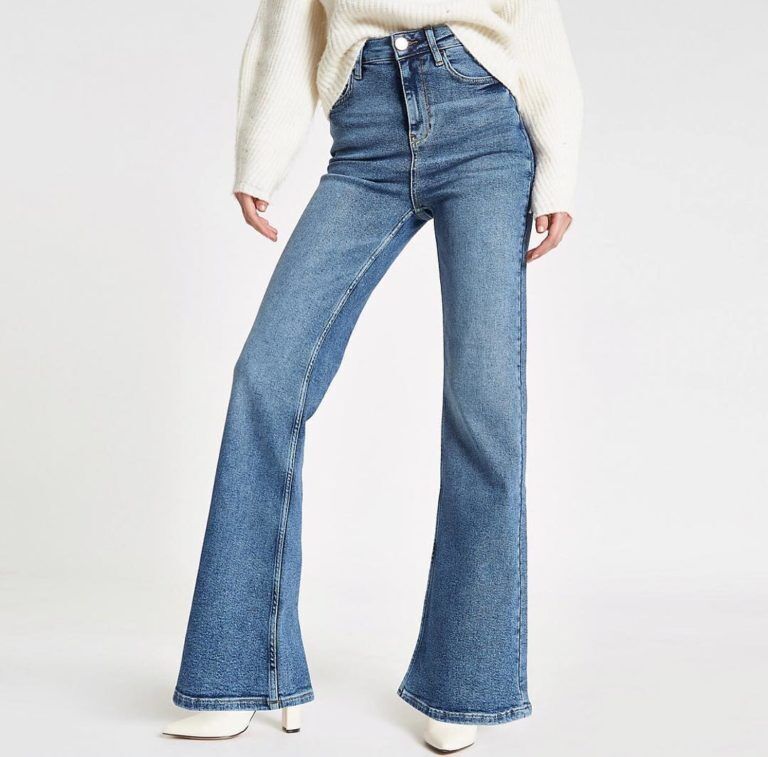 Какие джинси визуально стройнят: топ-3 трендовых модели